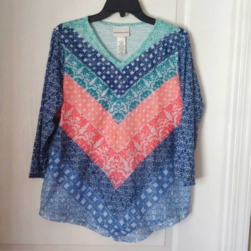 Alfred Dunner Embellished Lace overlay V-Neck Top Size Small
